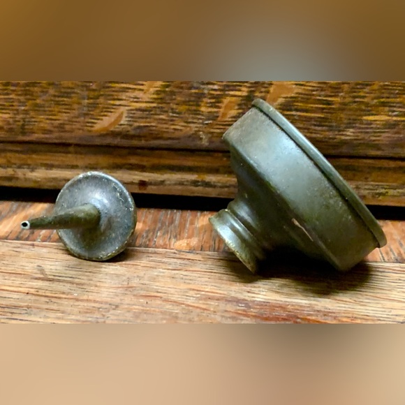 Antique Home Use Metal Straight Standard Spout Oil Can - Picture 13 of 14